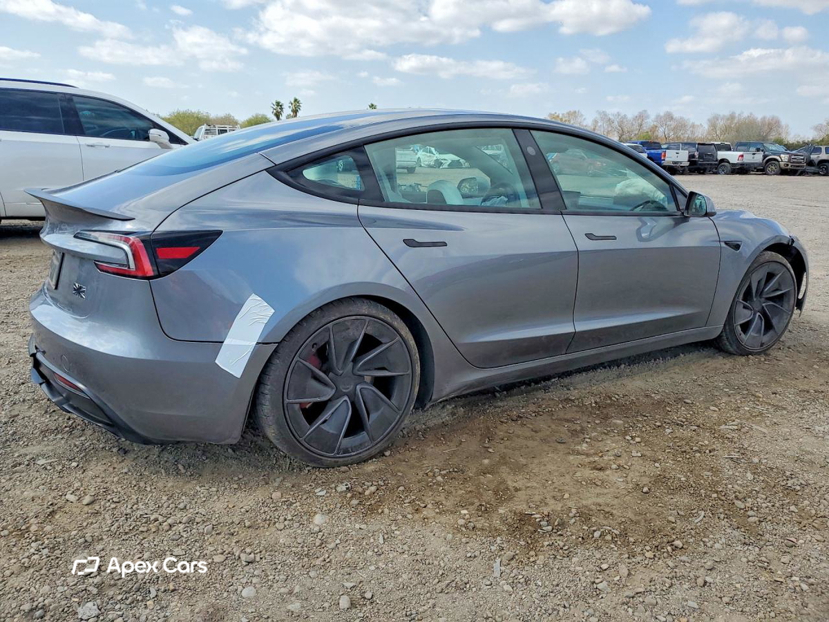 Tesla Model 3 2024