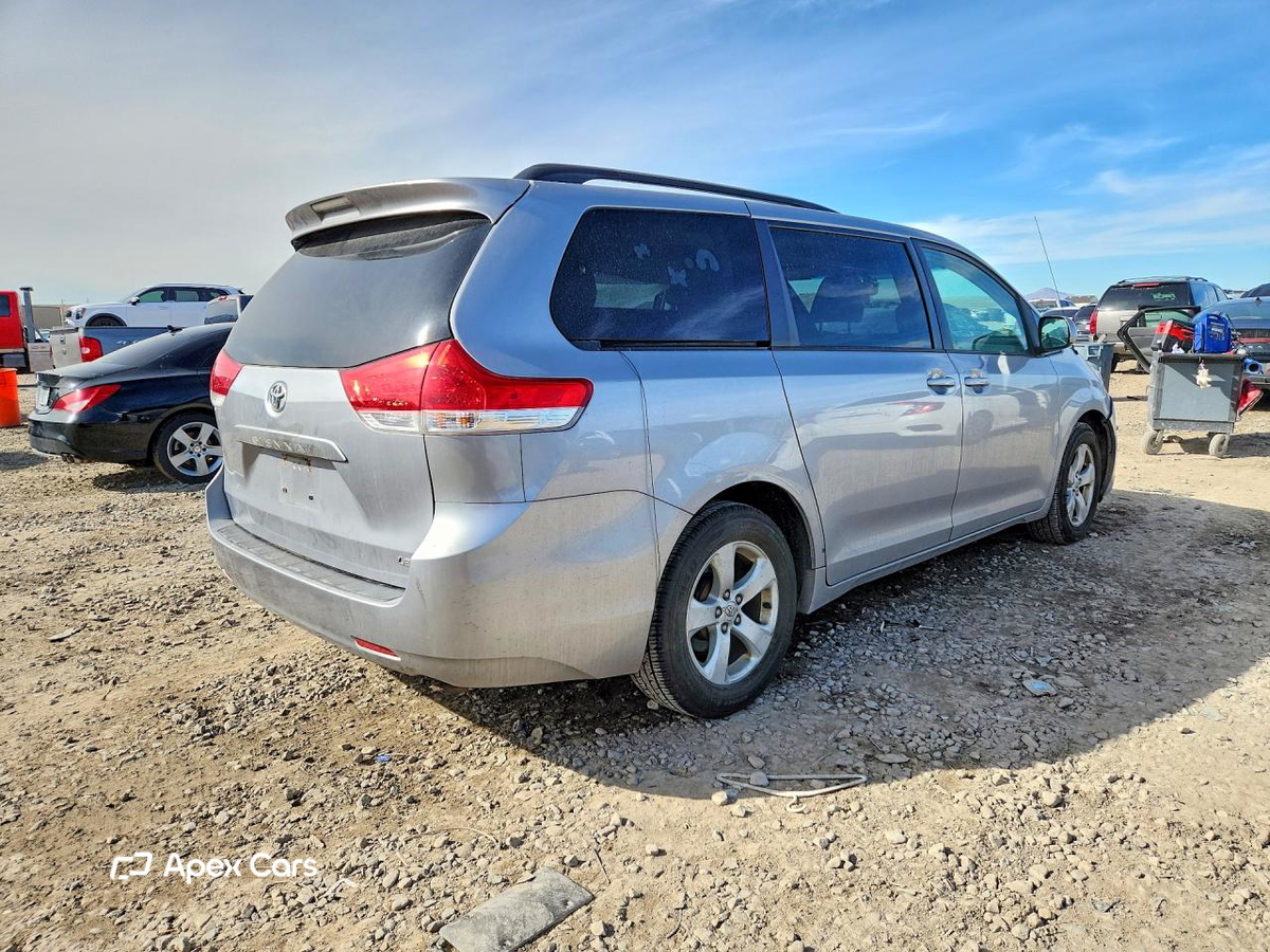 Toyota Sienna 2012