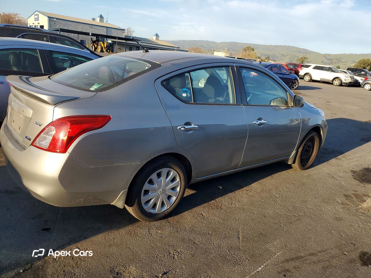 Nissan Versa 2014