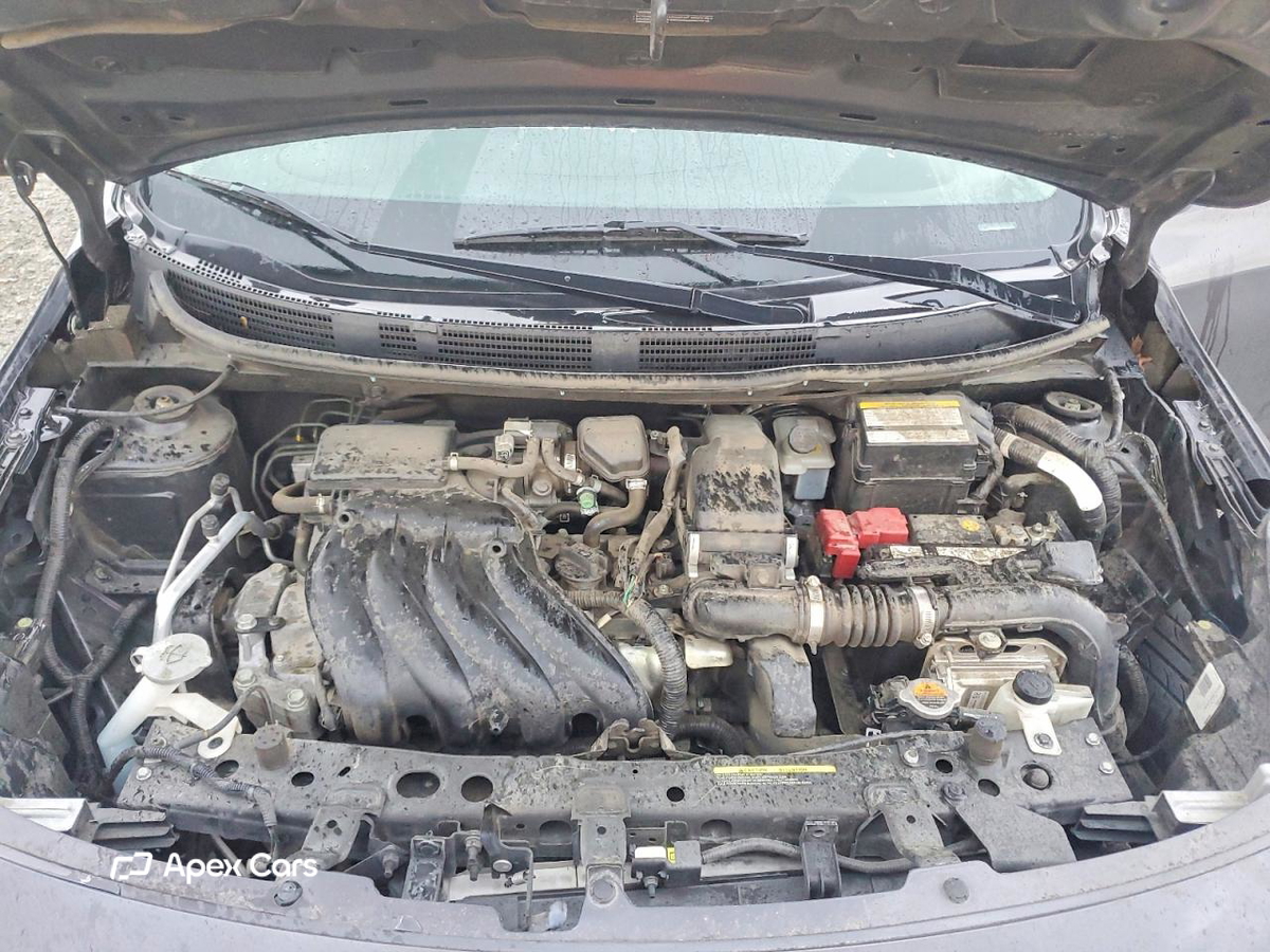 Nissan Versa 2015