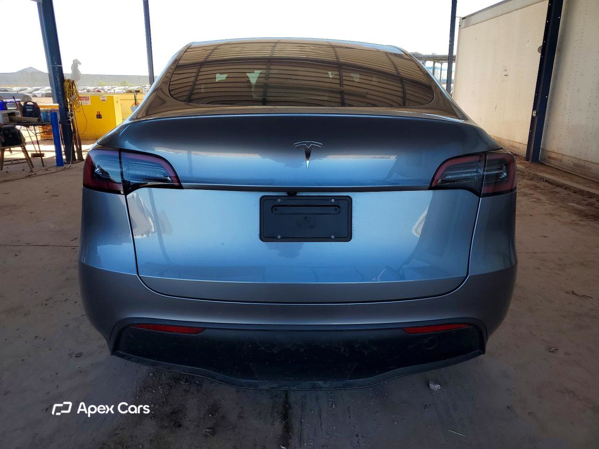 Tesla Model Y 2025