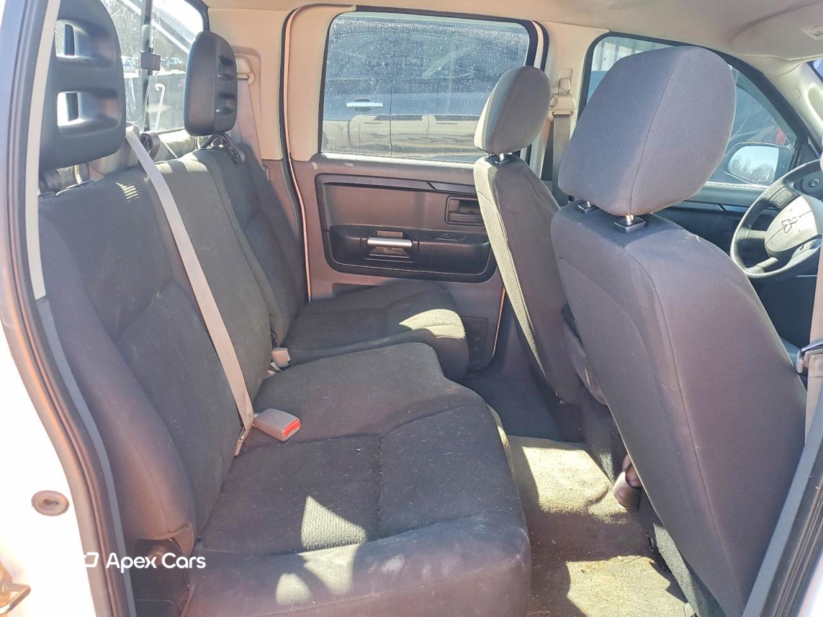 Mitsubishi Raider 2006