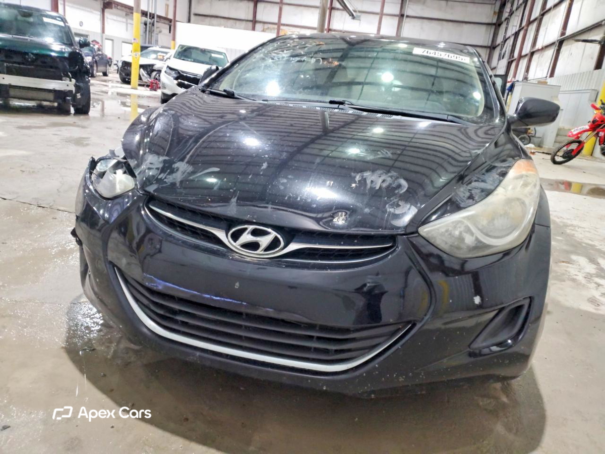 Hyundai Elantra 2012