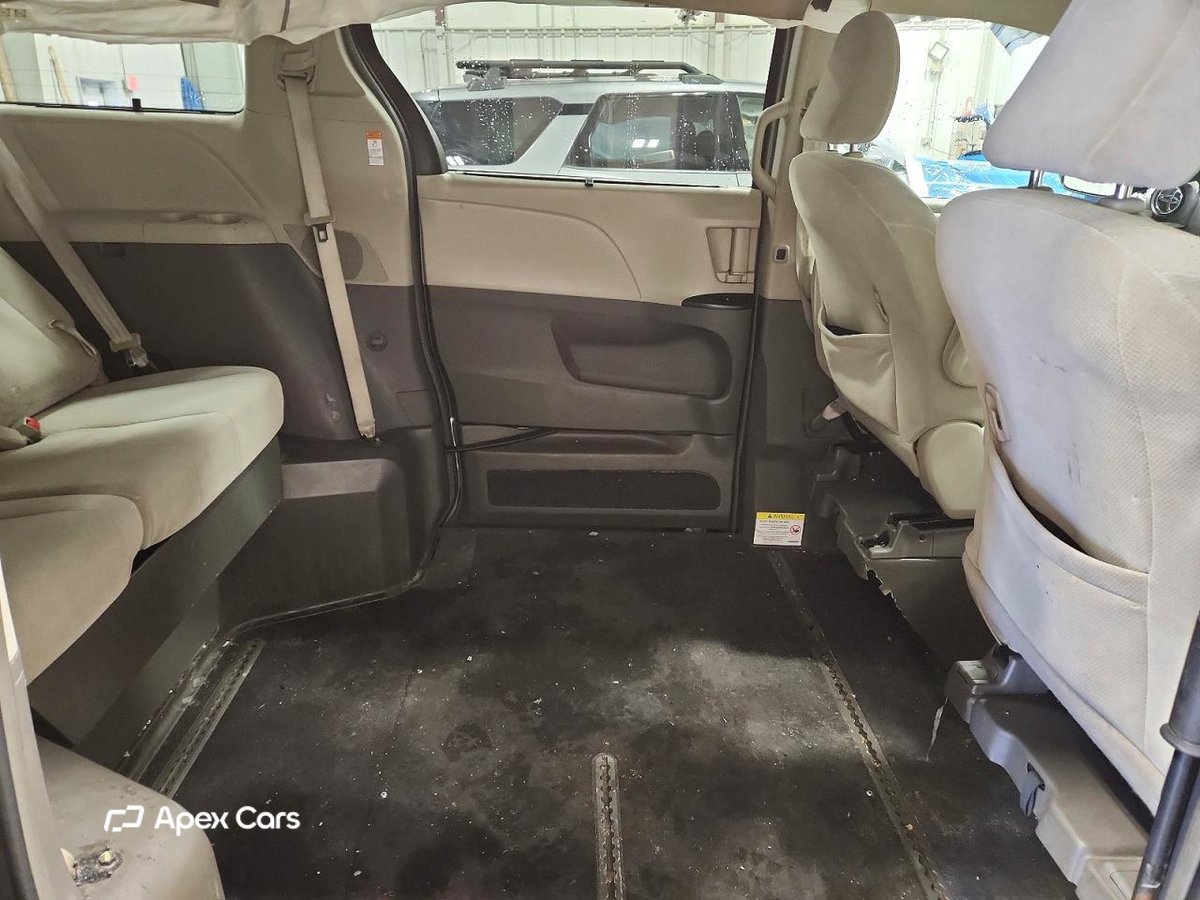 Toyota Sienna 2015