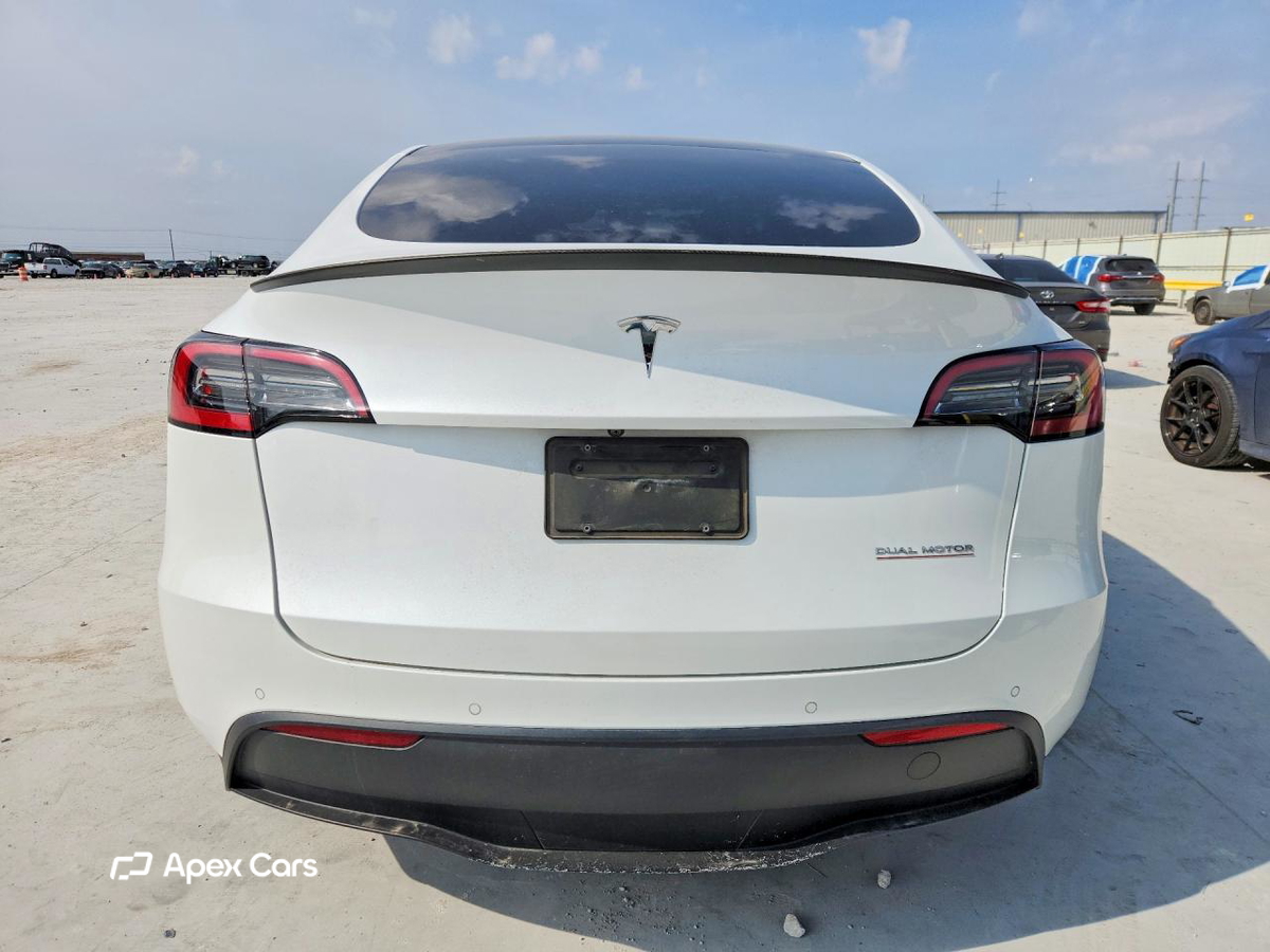 Tesla Model Y 2022