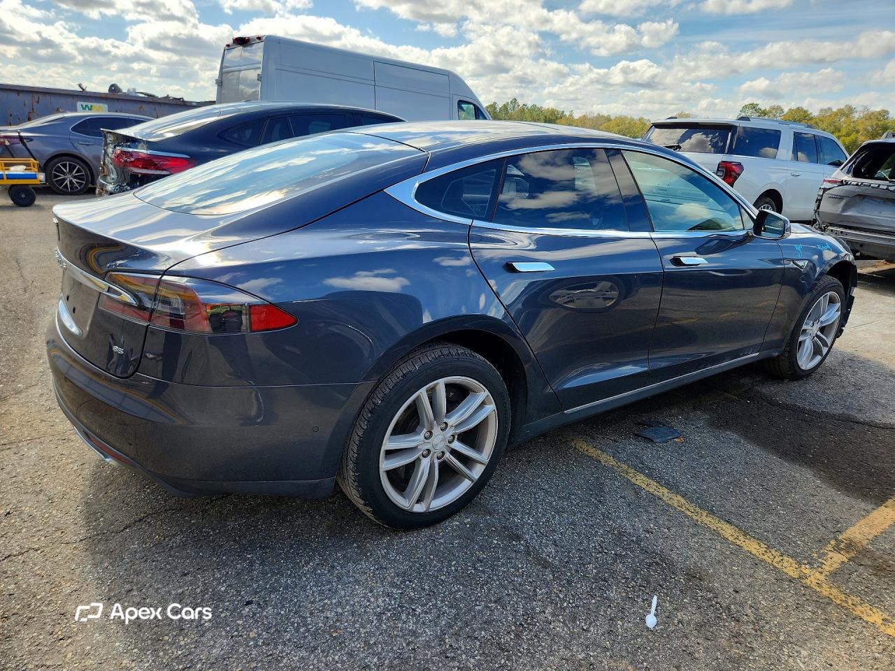 Tesla Model S 2015