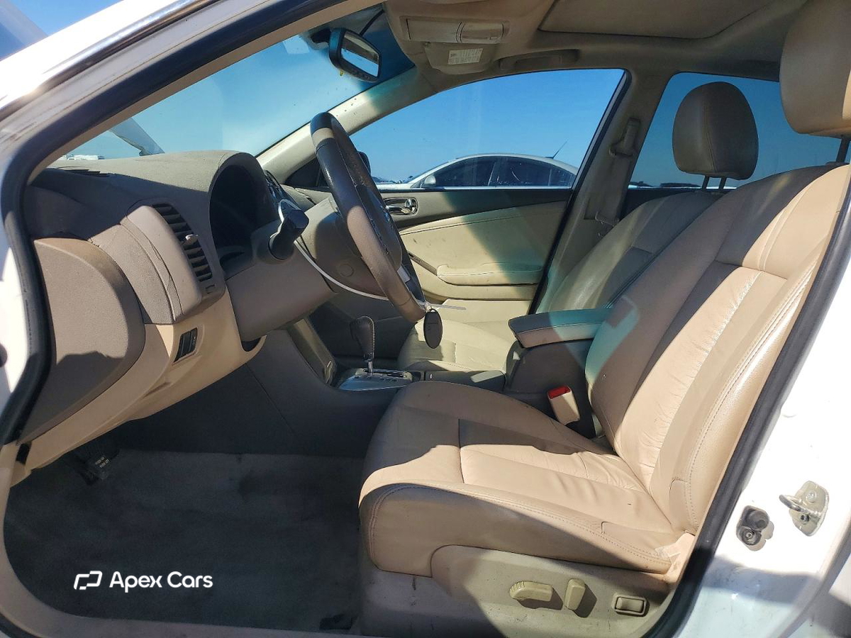 Nissan Altima 2011