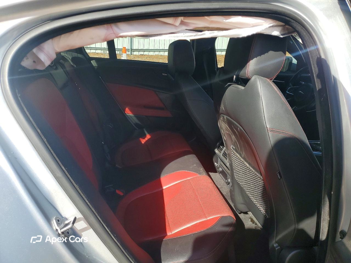 Jaguar XE 2017