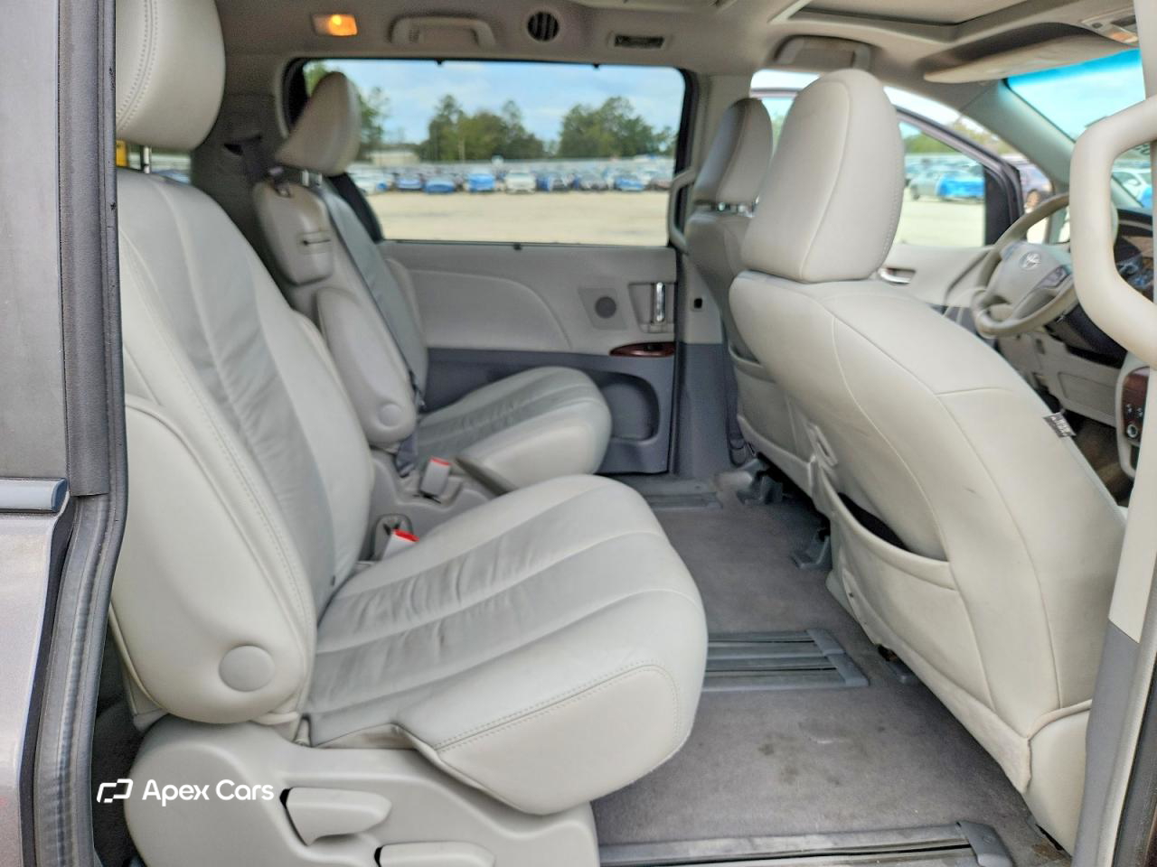 Toyota Sienna 2011