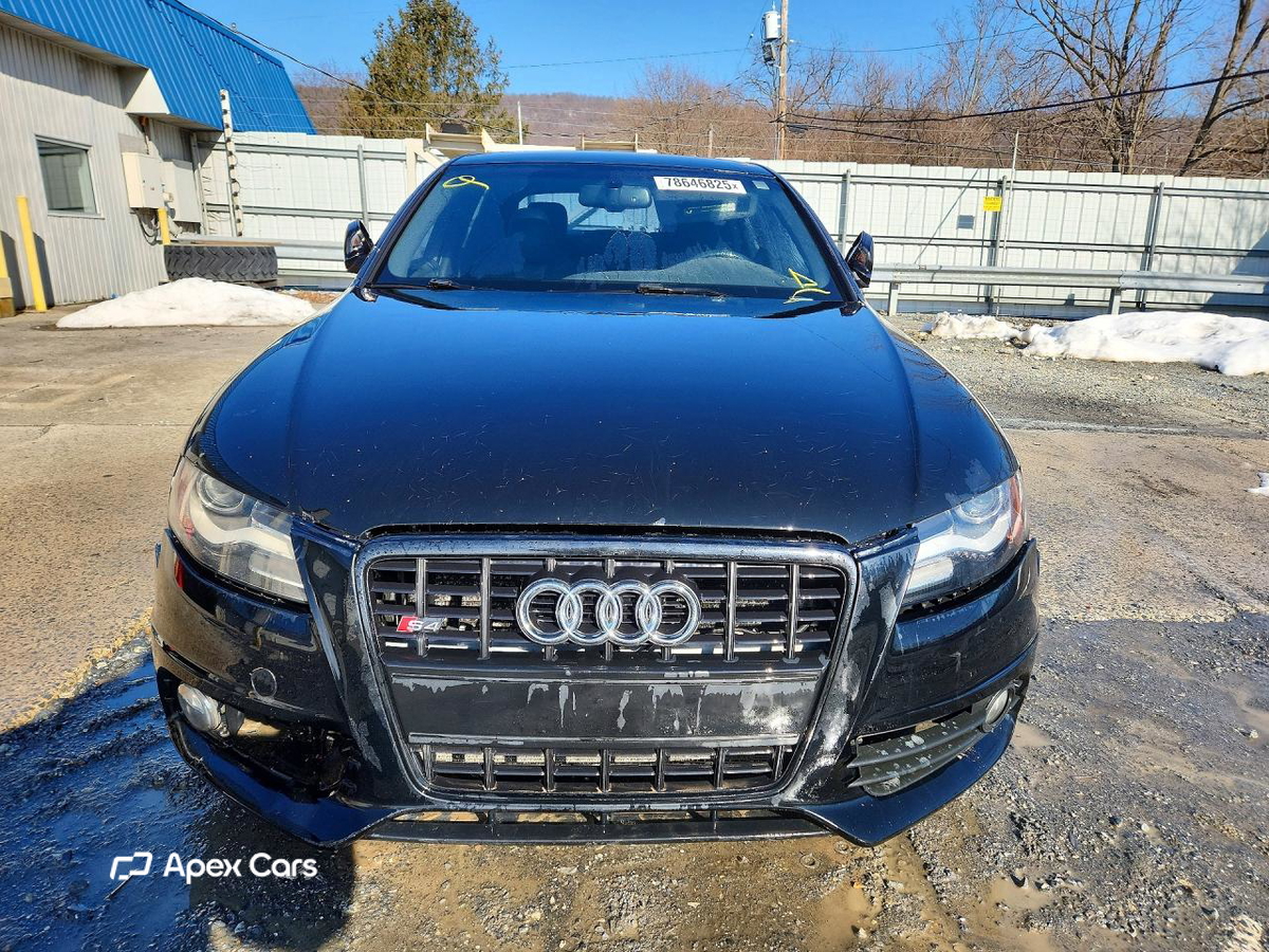 Audi RS4 2012