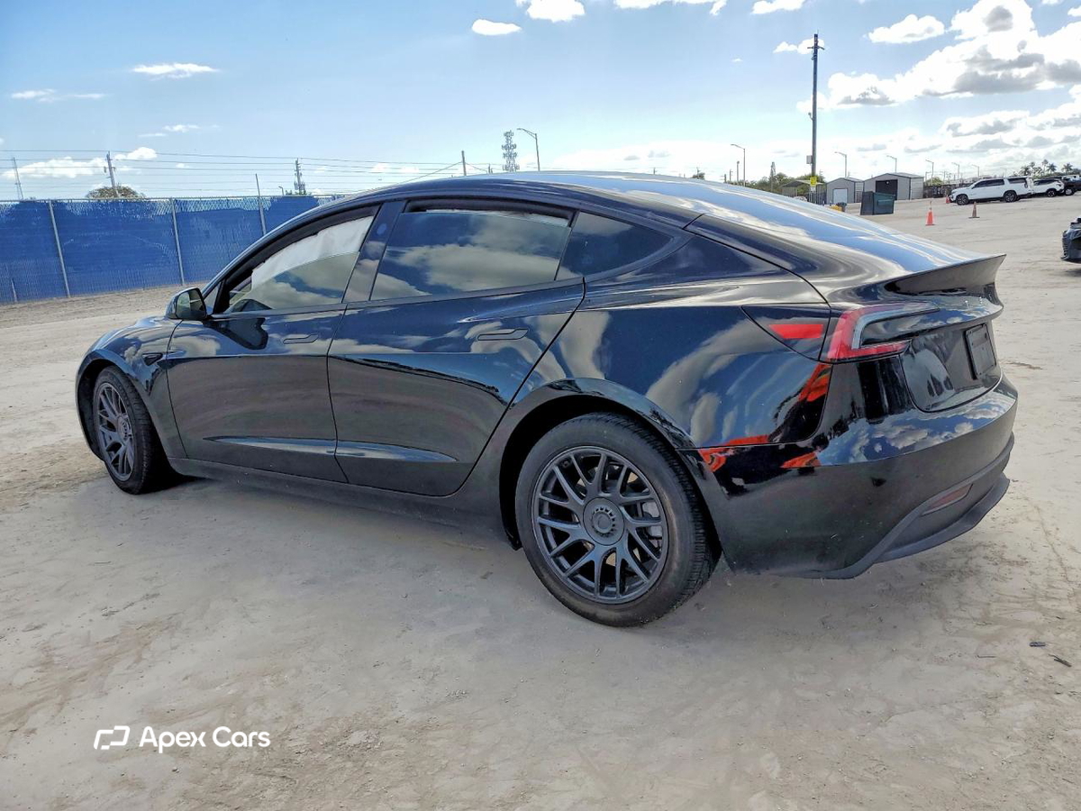 Tesla Model 3 2024