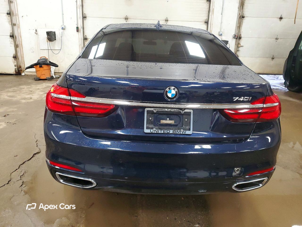 BMW Series 7 2016
