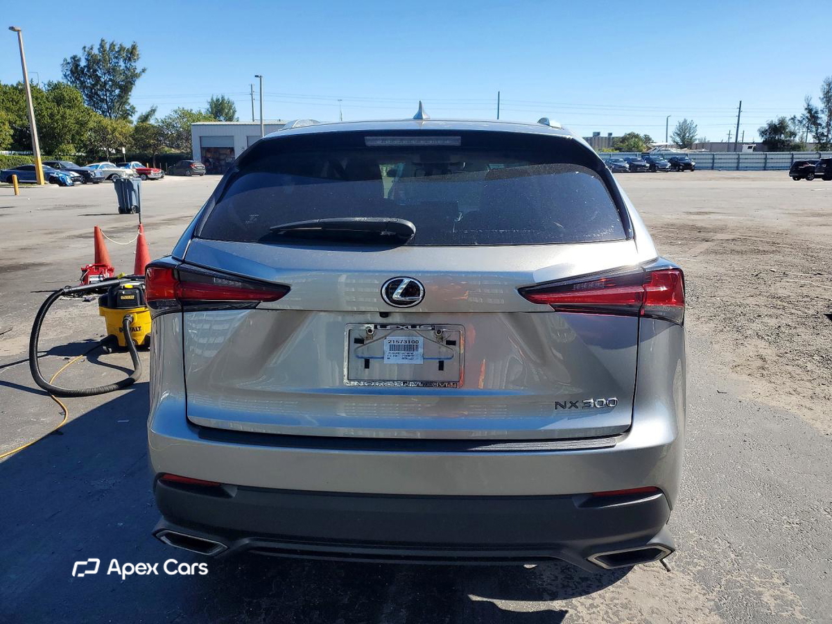 Lexus NX 2021