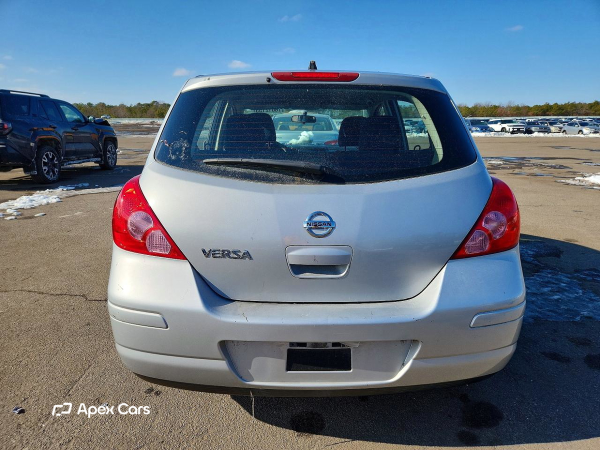 Nissan Versa 2012