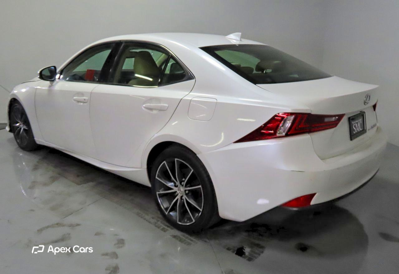 Lexus IS 2015