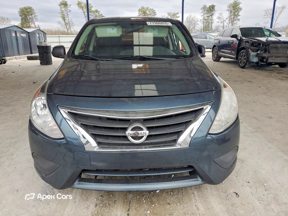 Versa 2015