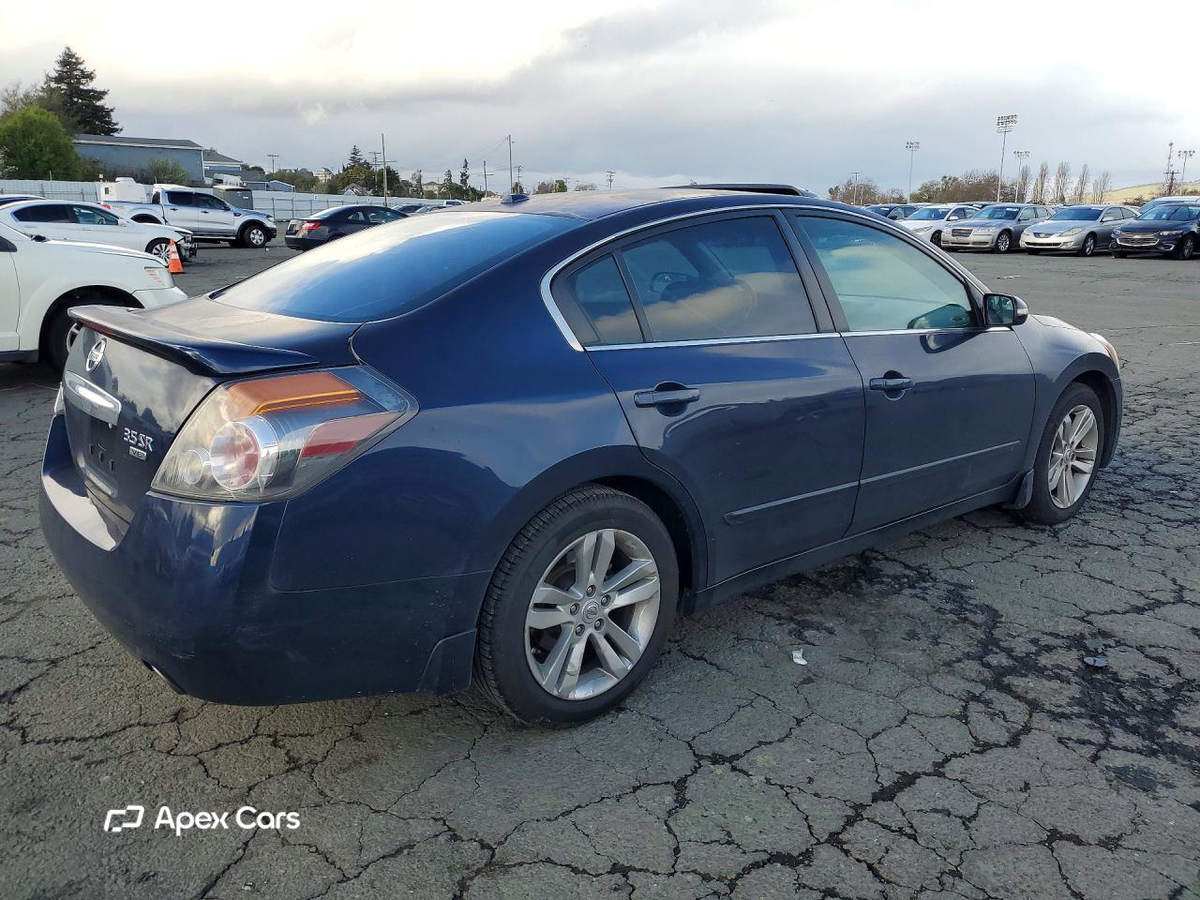 Nissan Altima 2012