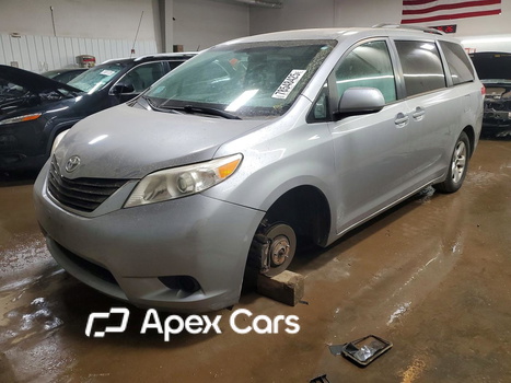 Toyota Sienna 2012 - Image 1 of 14