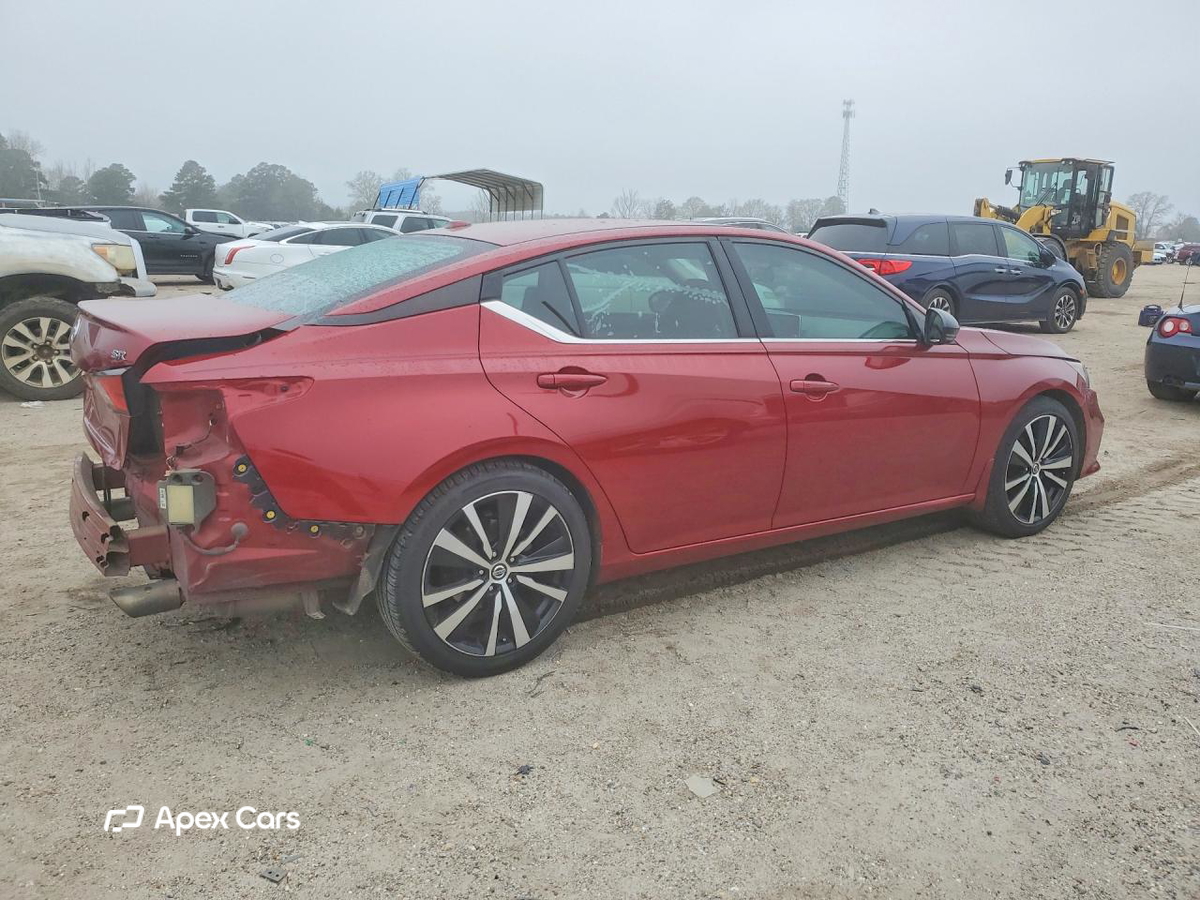 Nissan Altima 2020