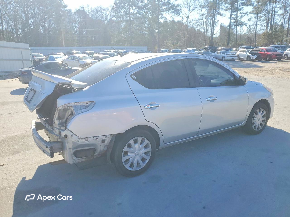 Nissan Versa 2016