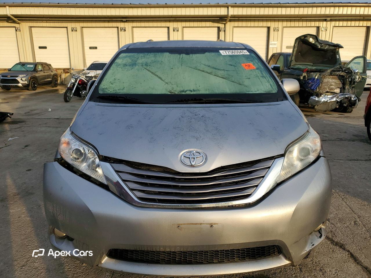 Toyota Sienna 2015