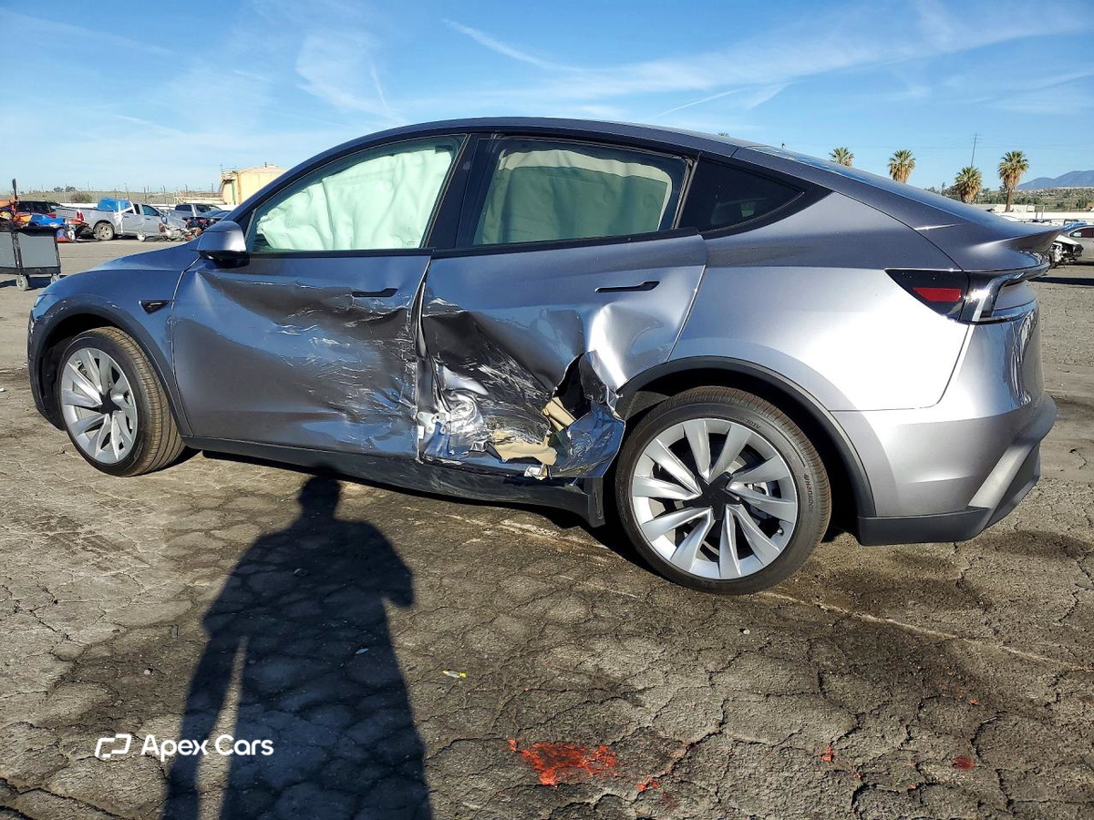Tesla Model Y 2026