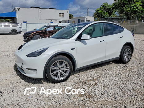 Tesla Model Y 2023 - Image 1 of 14