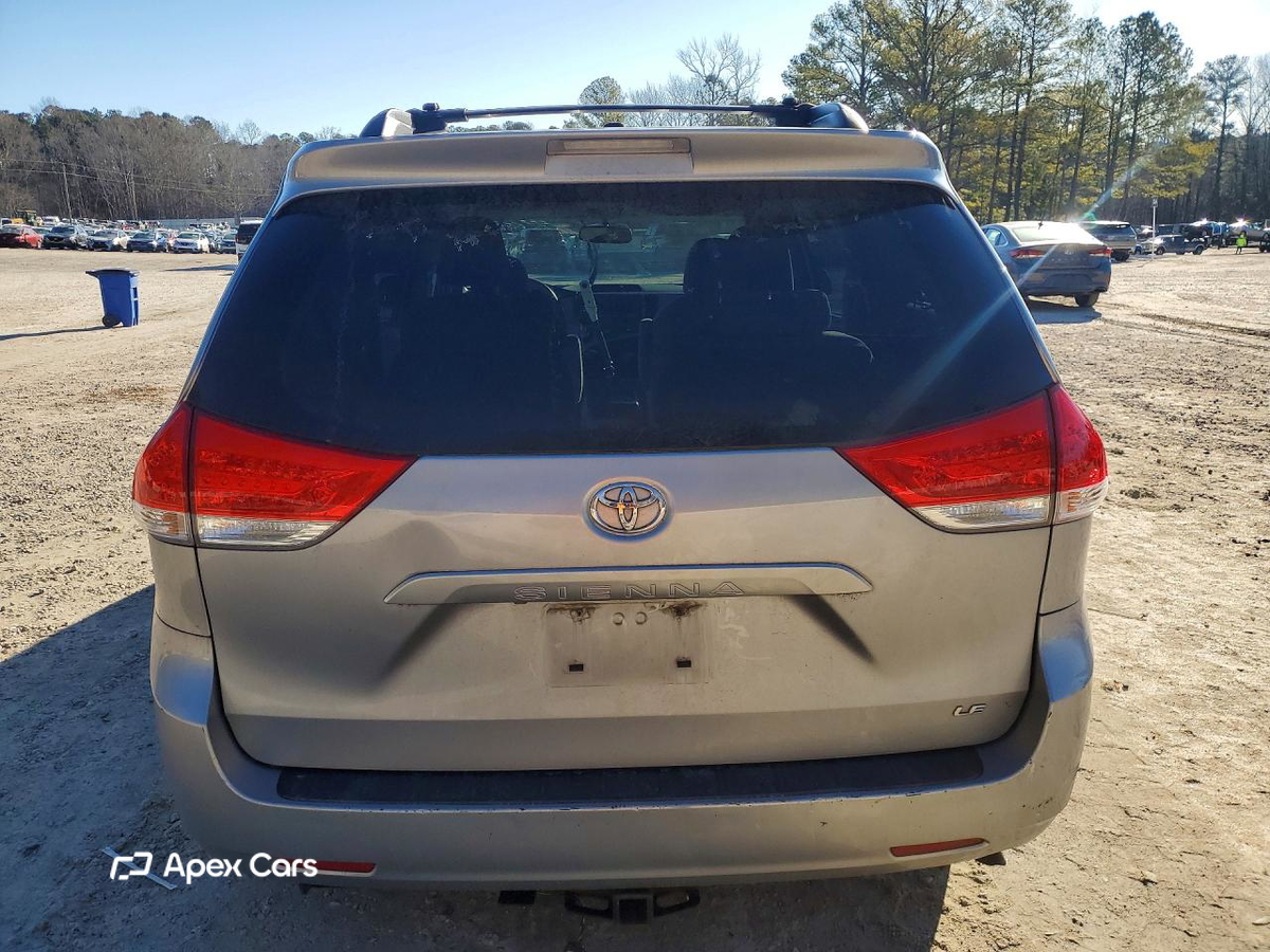 Toyota Sienna 2012