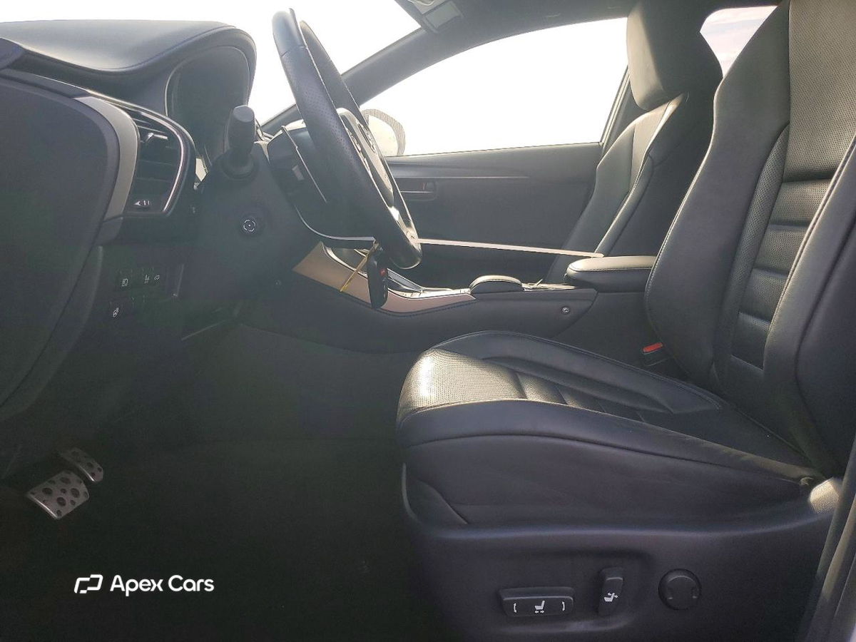 Lexus NX 2021