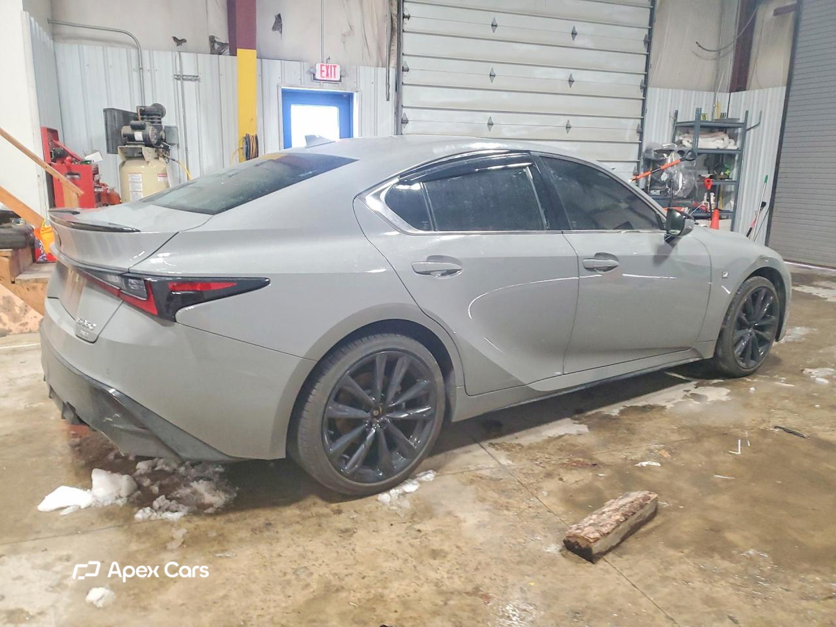 Lexus IS 2024