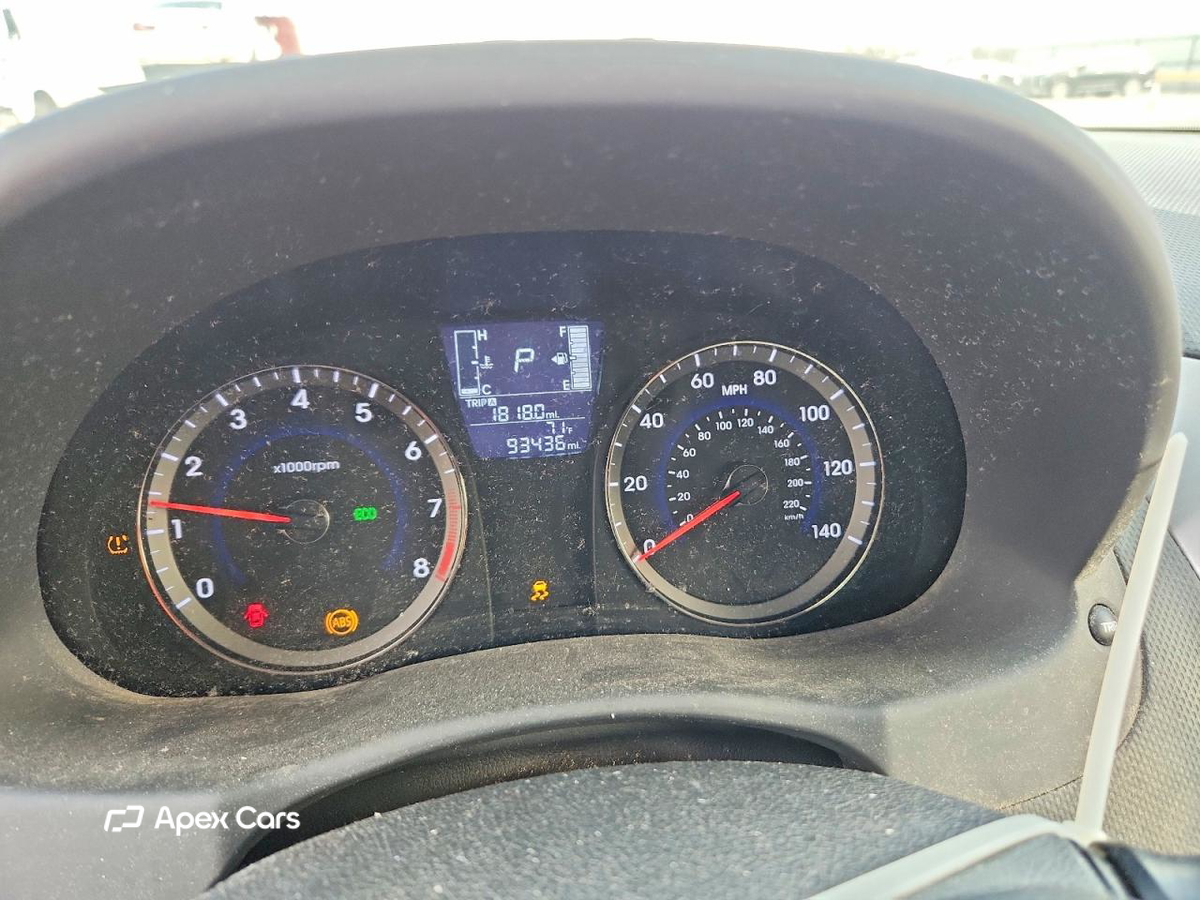 Hyundai Accent 2015