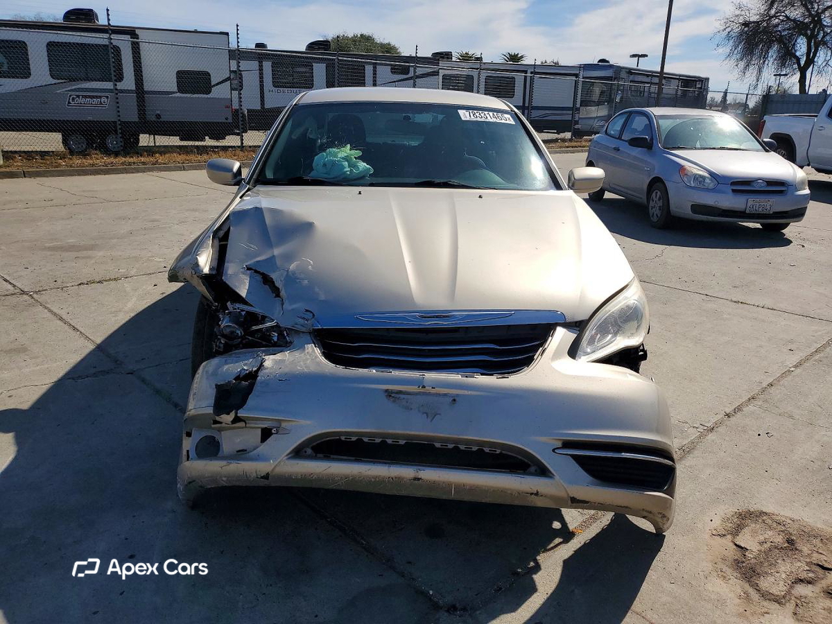 Chrysler 200 2013