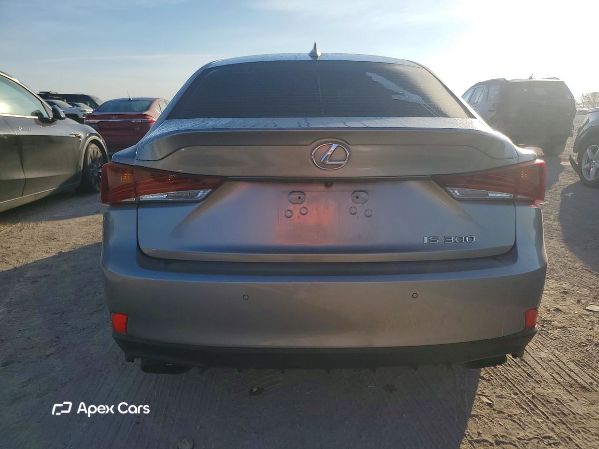 Lexus IS 2020