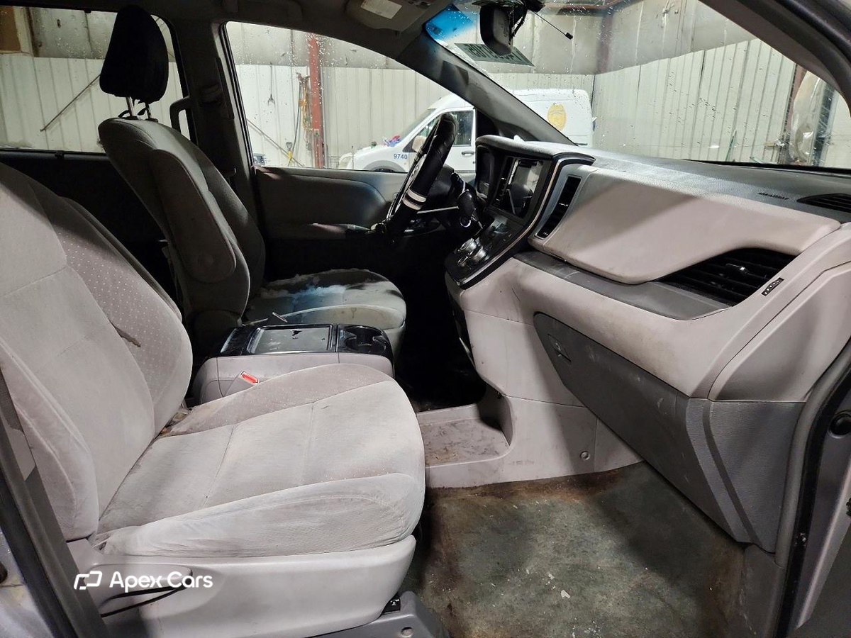 Toyota Sienna 2015