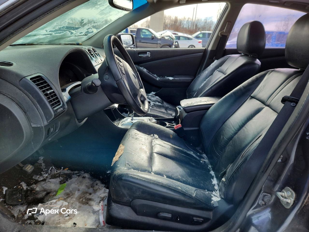 Nissan Altima 2012