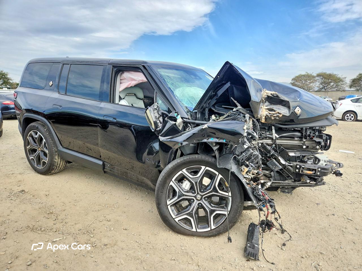 Rivian R1S 2025