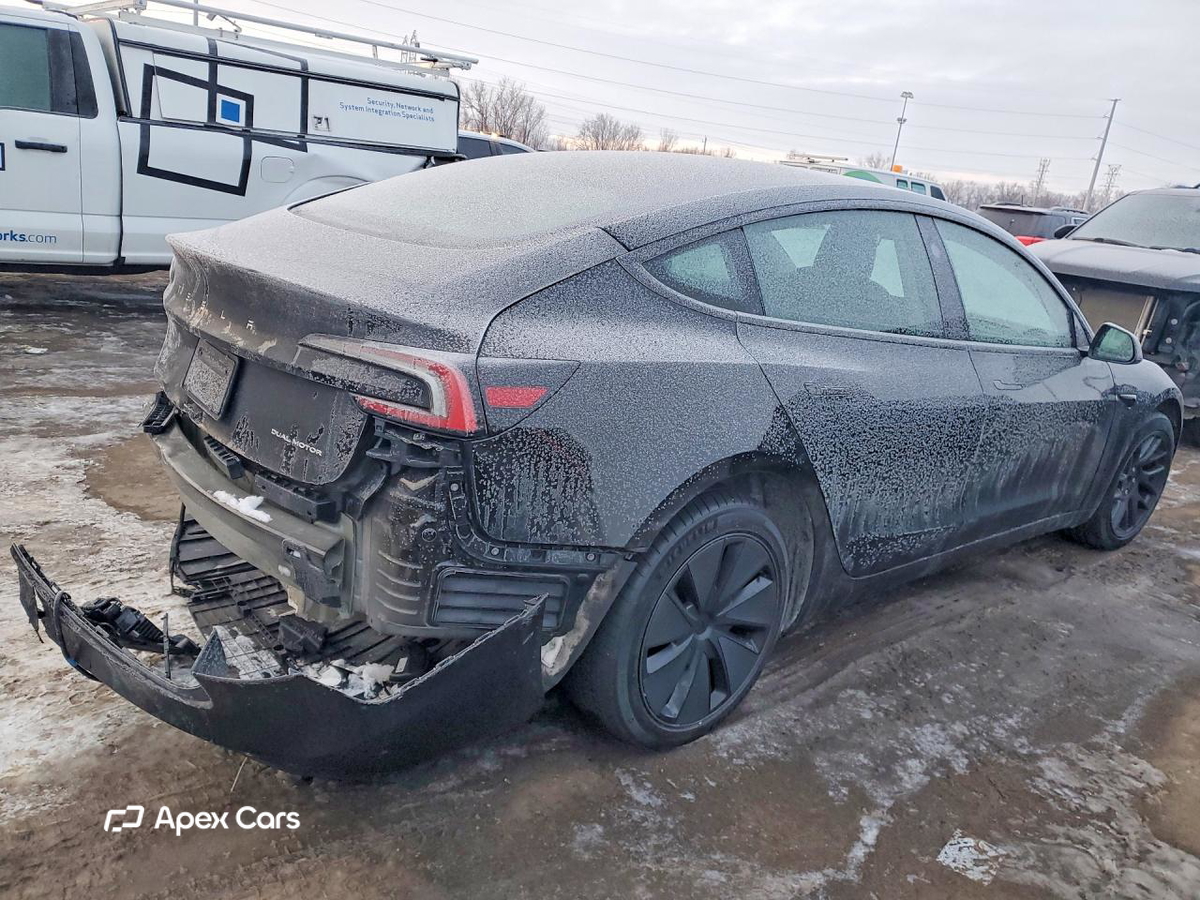 Tesla Model 3 2024