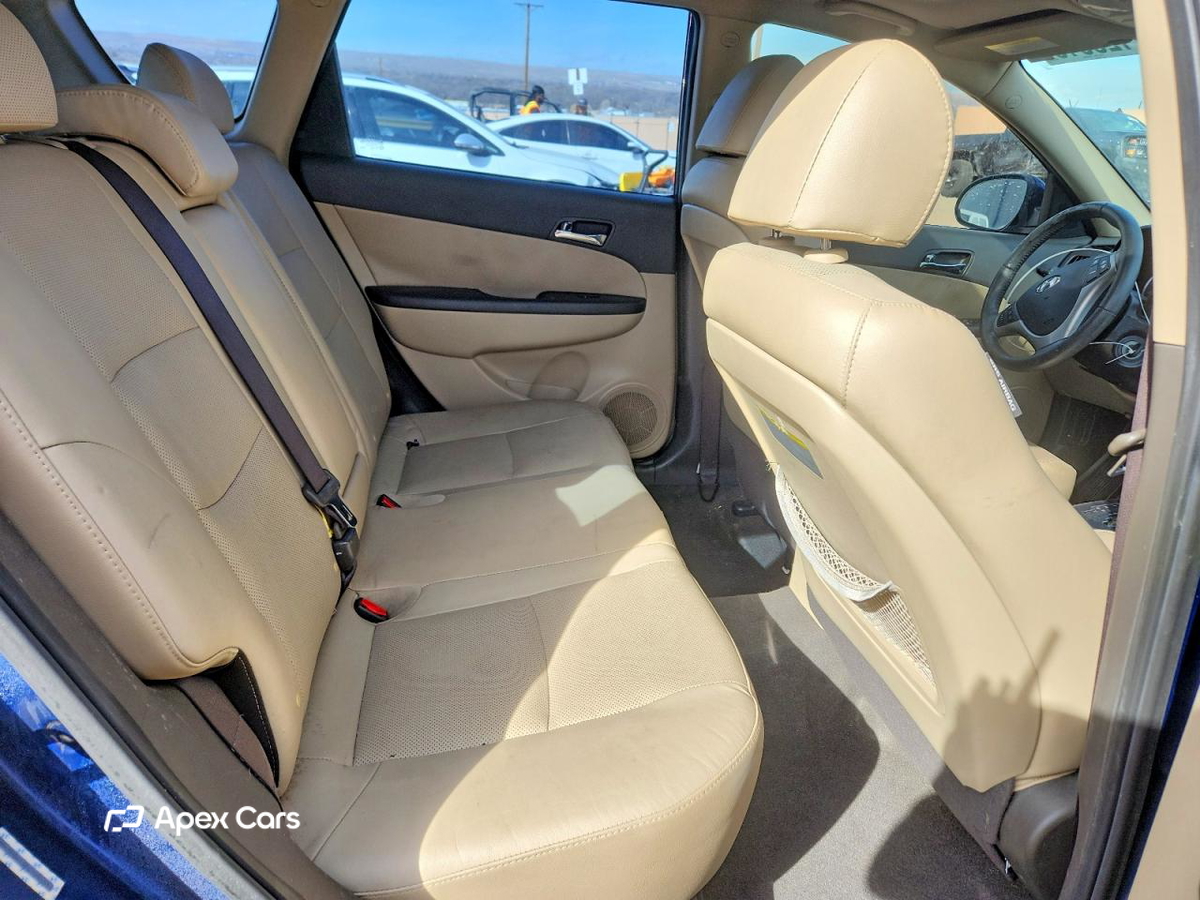 Hyundai Elantra 2012