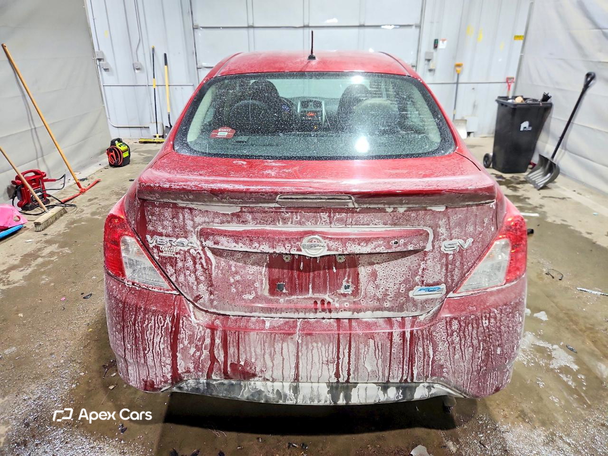 Nissan Versa 2015