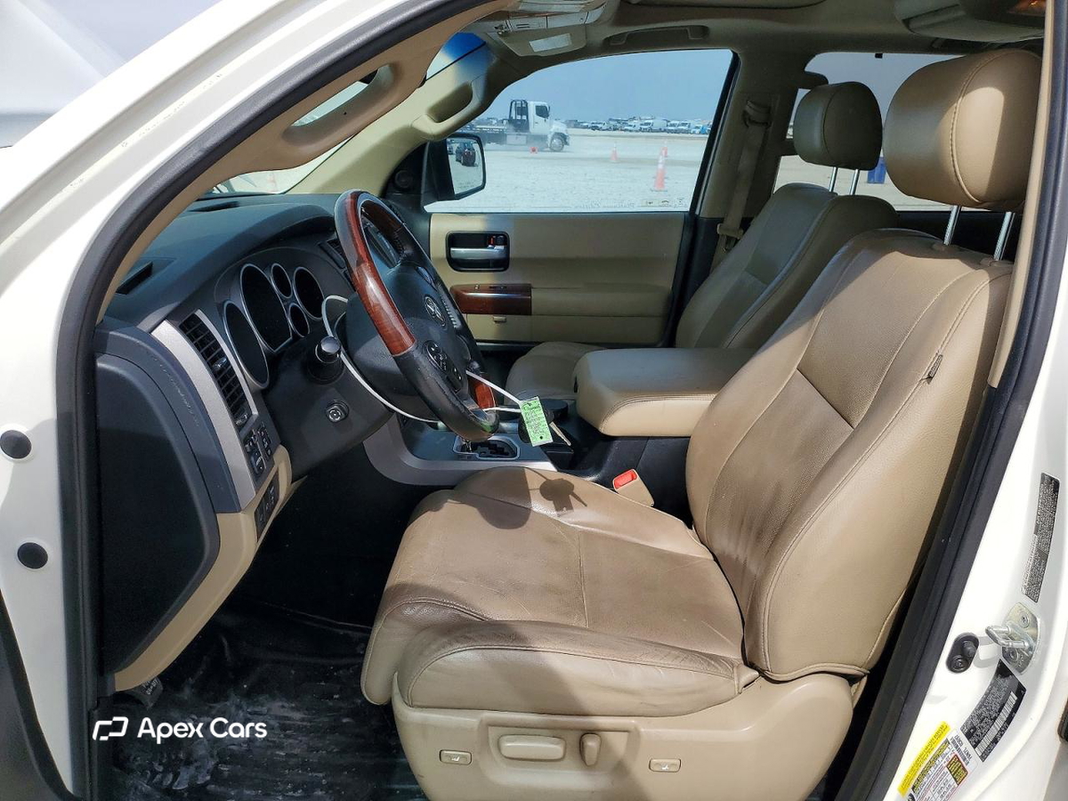 Toyota Sequoia 2013