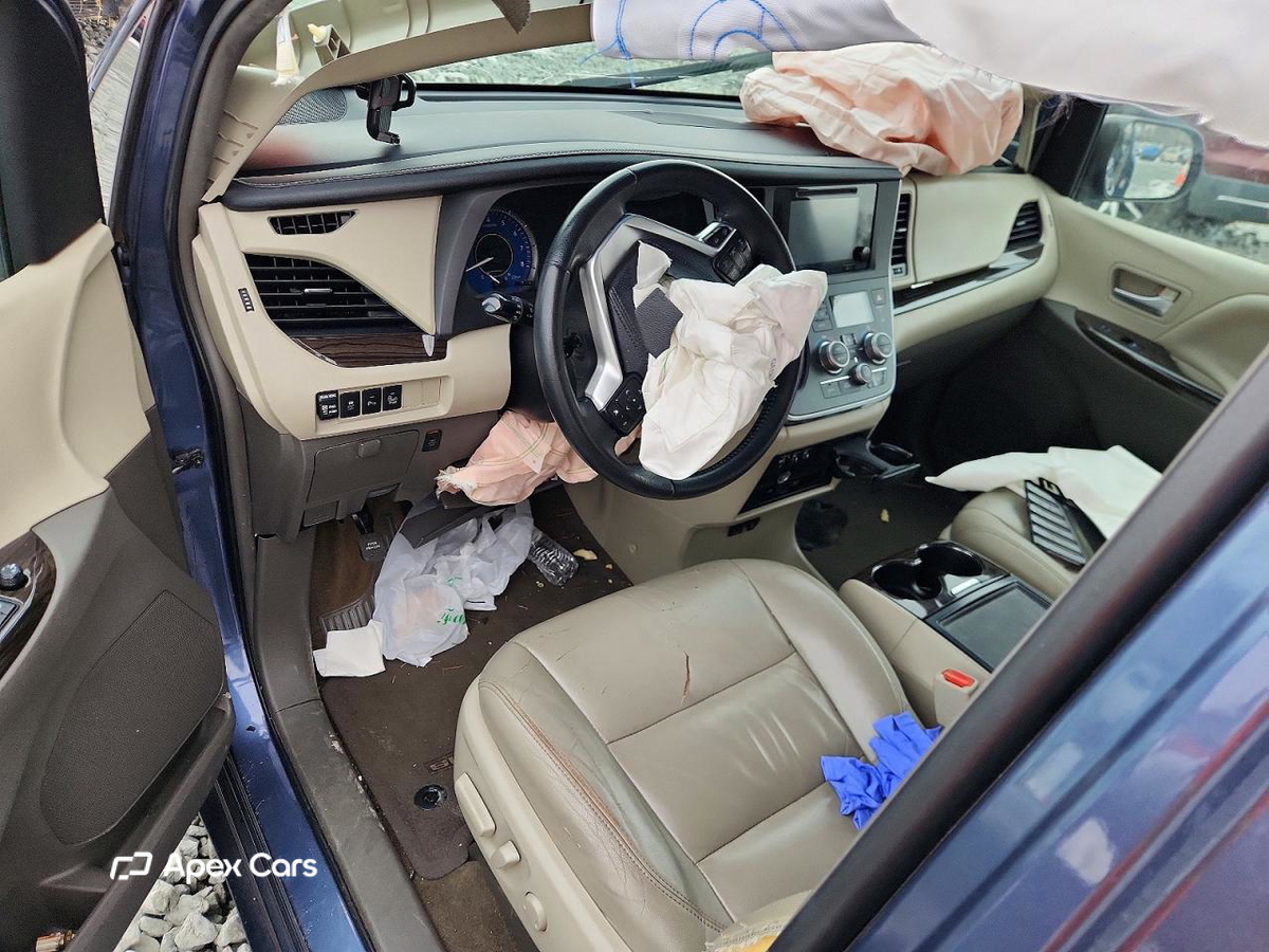 Toyota Sienna 2015