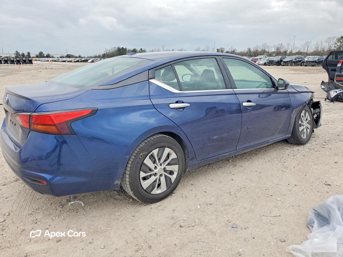 Nissan Altima 2020