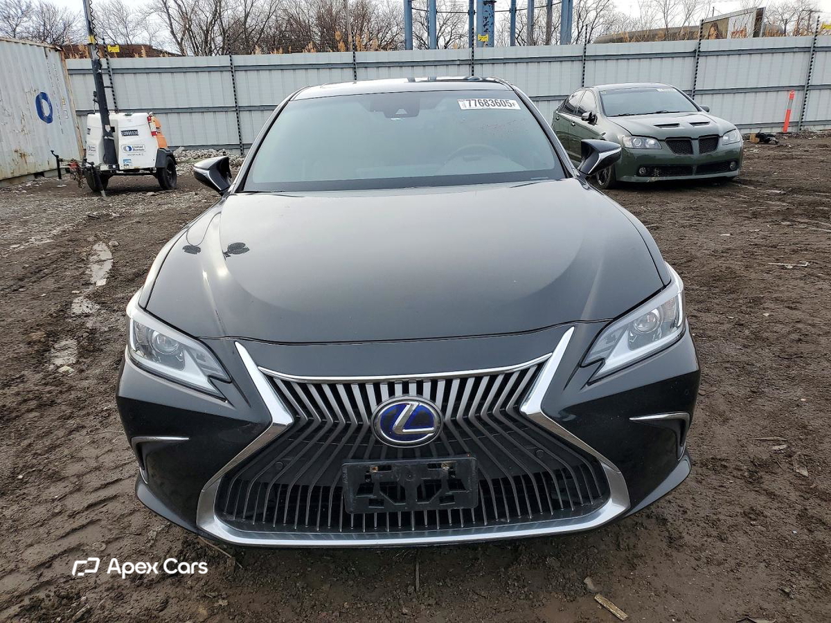 Lexus ES 2020