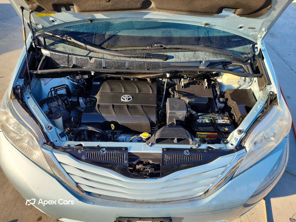 Toyota Sienna 2015