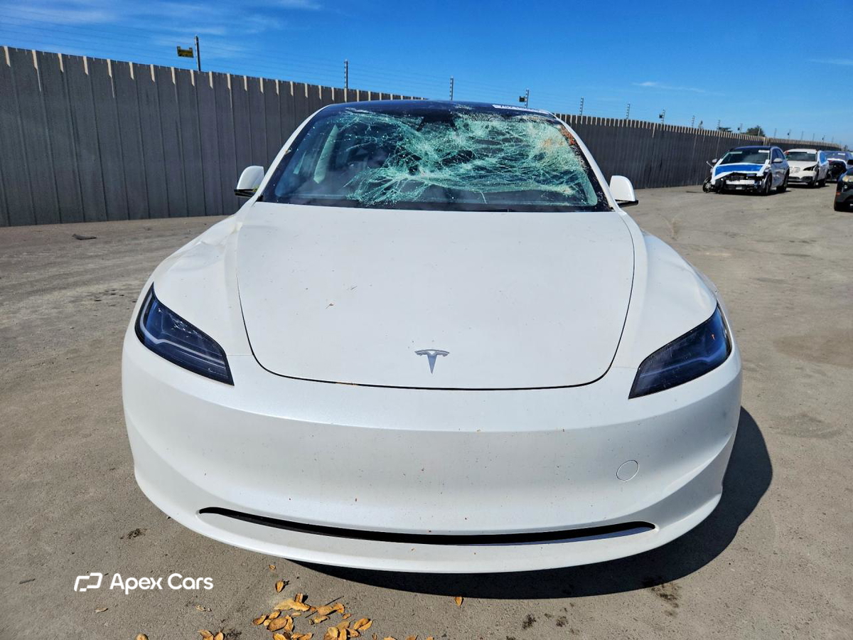Tesla Model 3 2025