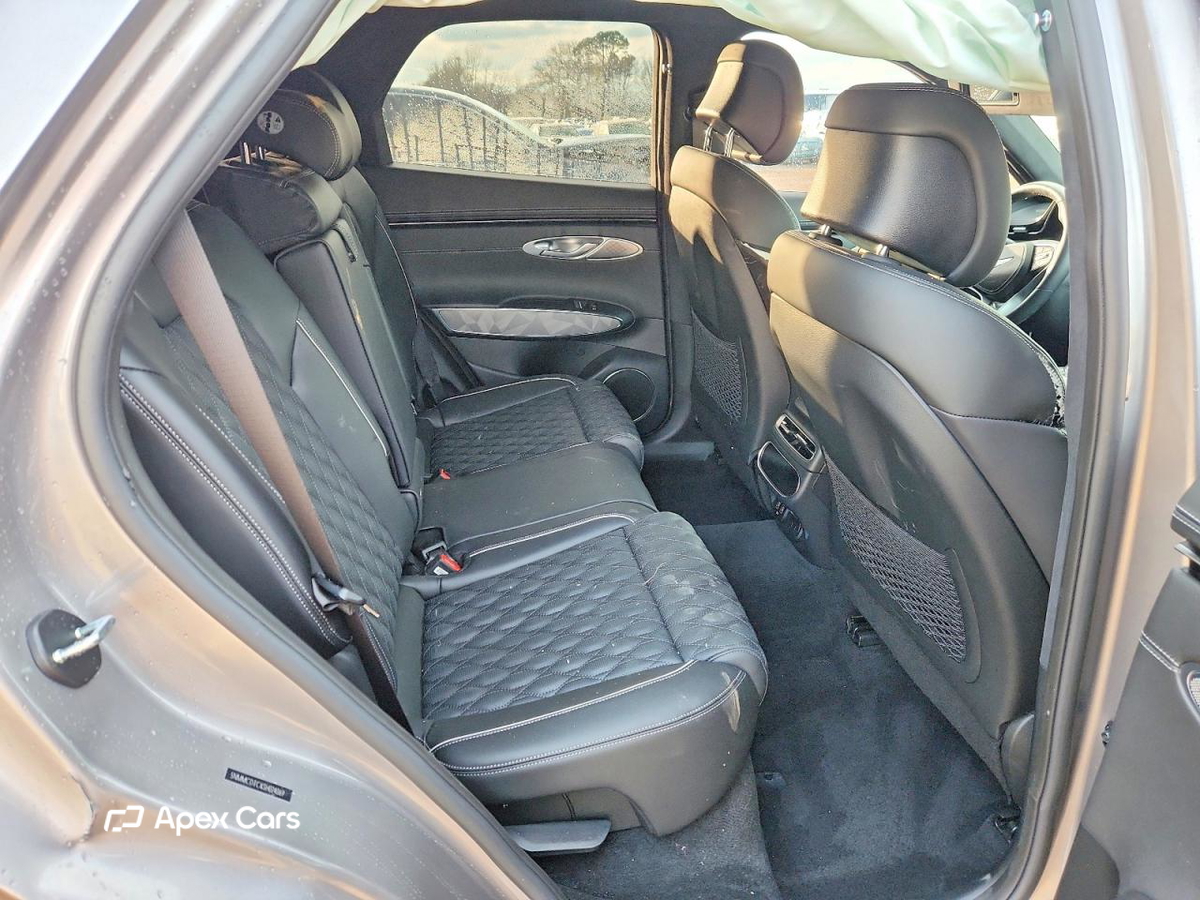 Genesis GV70 2025