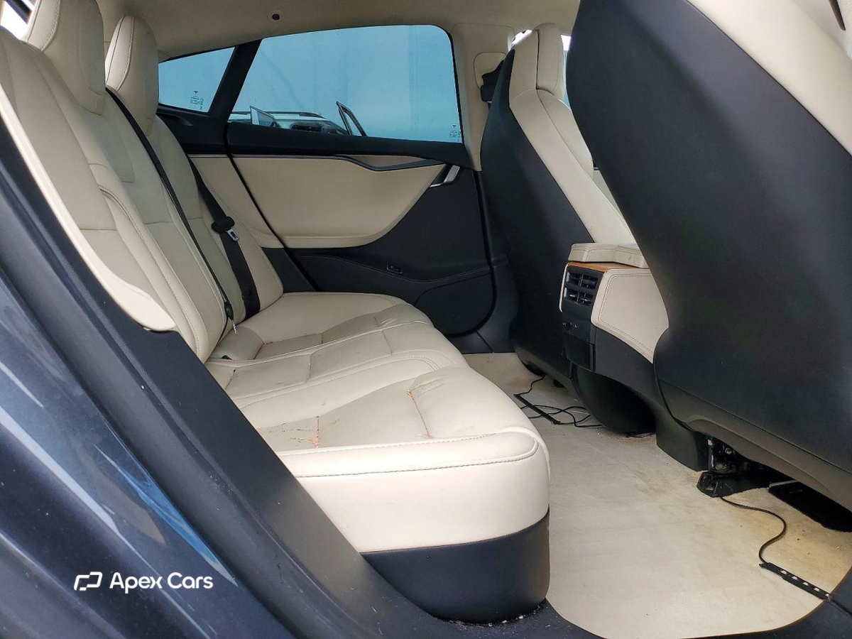 Tesla Model S 2018