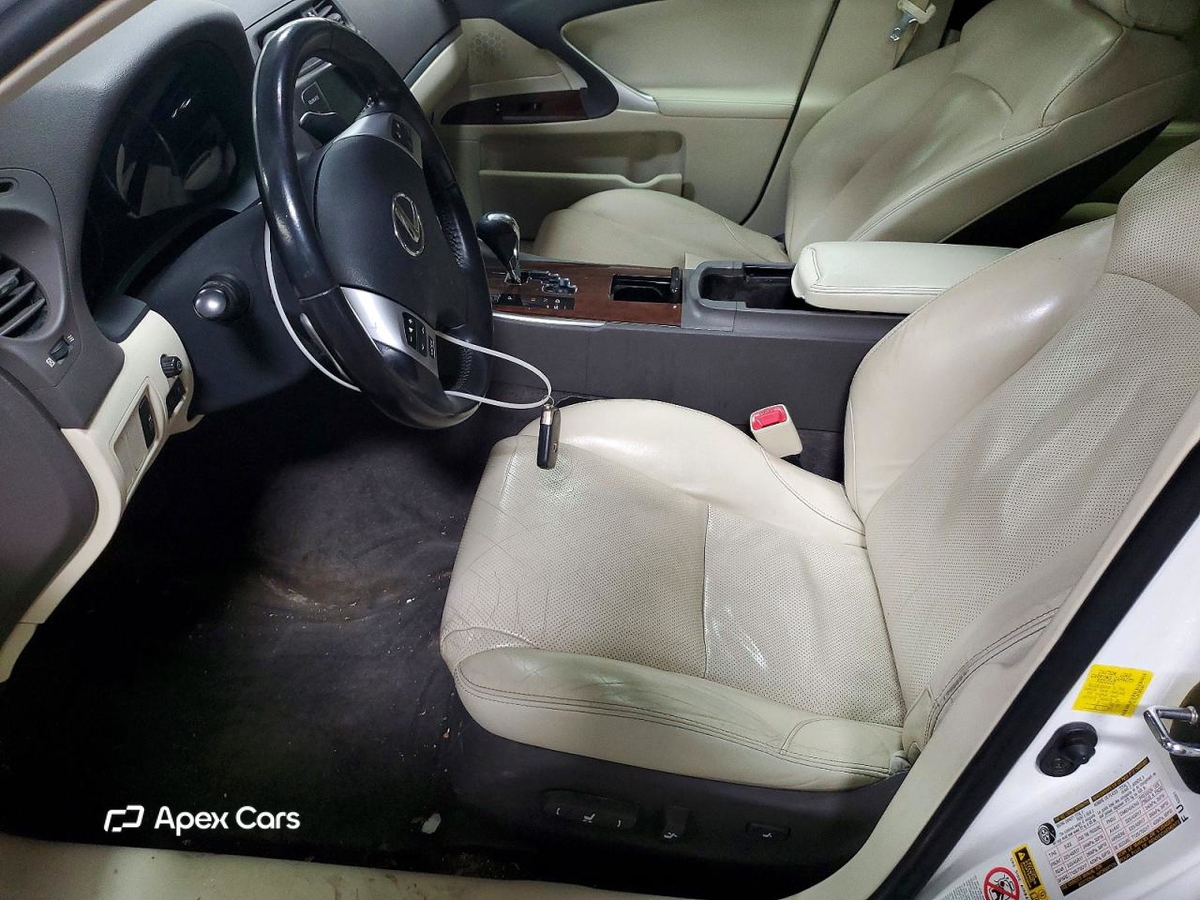 Lexus IS 2012