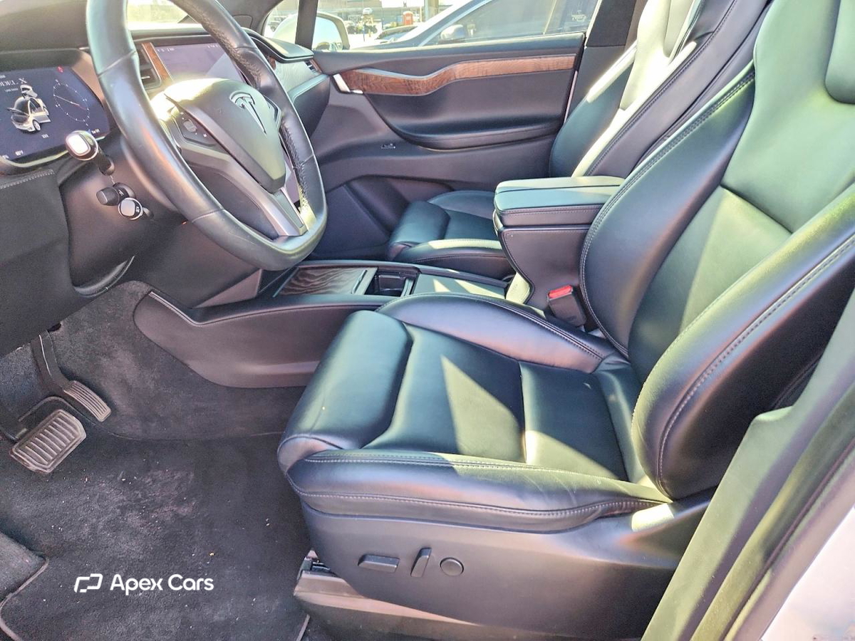 Tesla Model X 2020