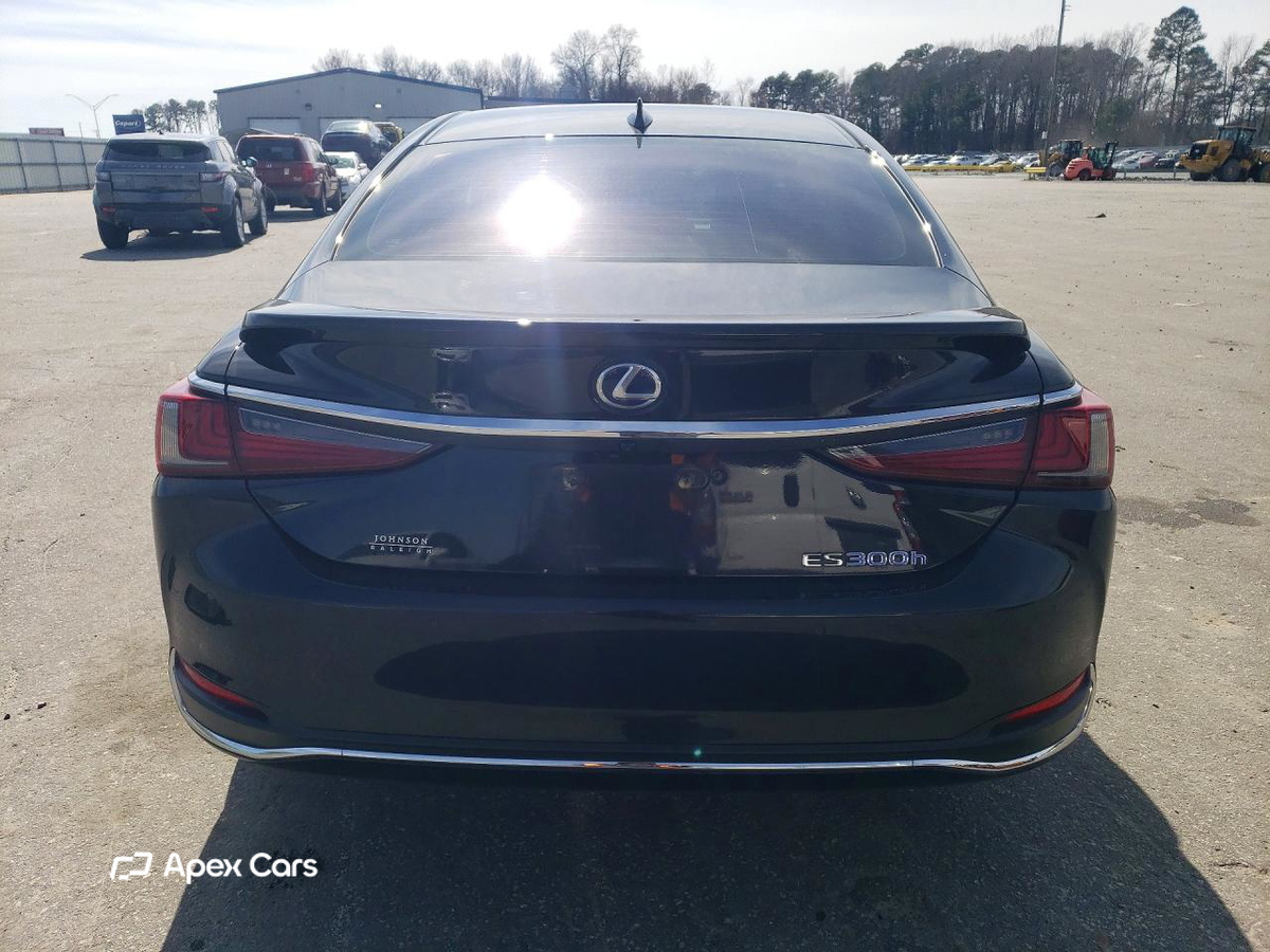 Lexus ES 2020